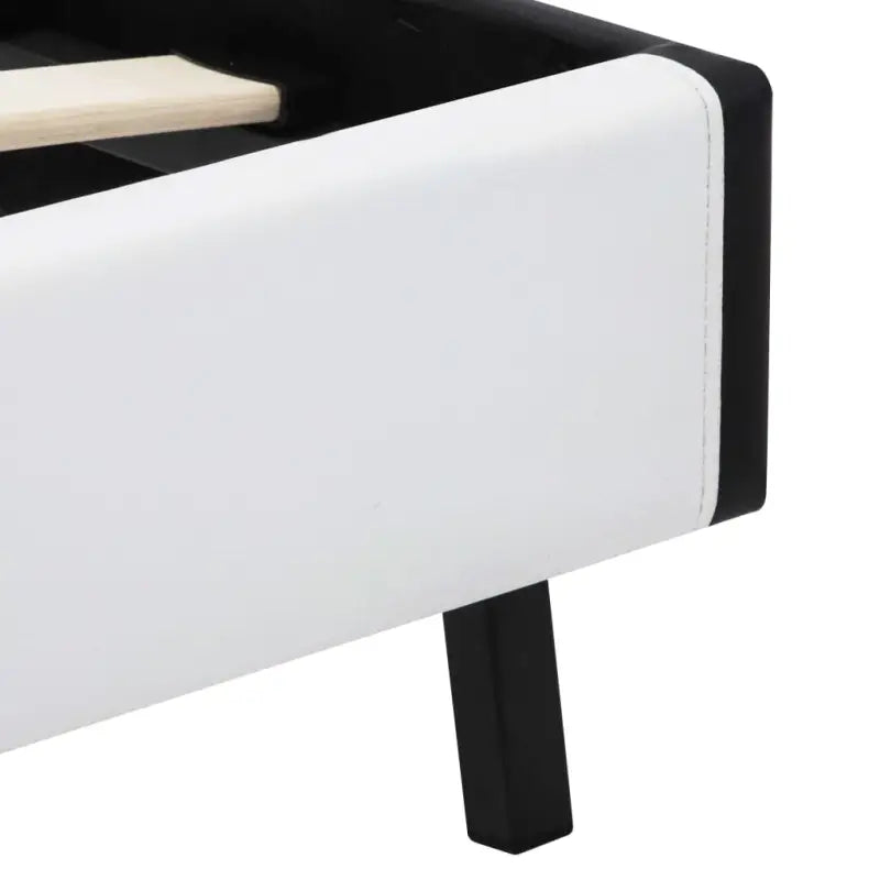 Robuust Bed met multiplex lattenbodem en stalen poten - Bedden & bedframes