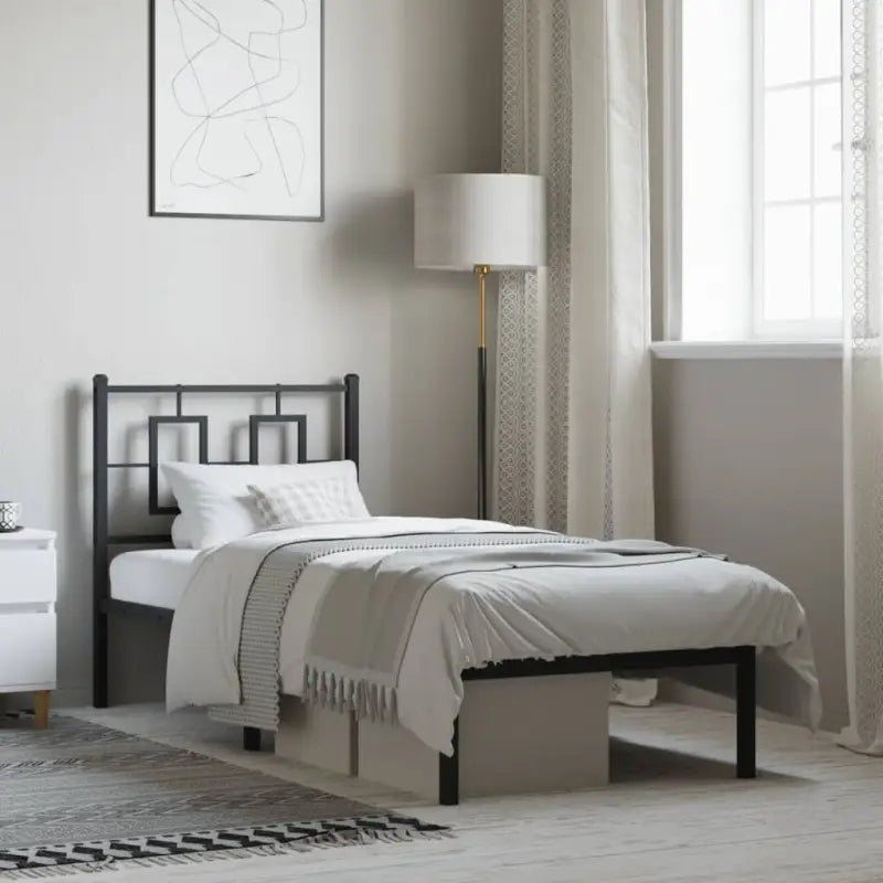 Robuust metalen bedframe met extra opbergruimte en tijdloos design - Zwart / 80 x 200 cm / met hoofdbord - Bedden &