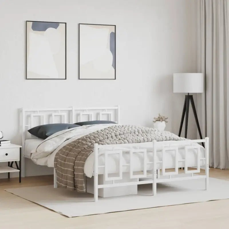Robuust metalen bedframe met extra opbergruimte en tijdloos design - Wit / 140 x 190 cm / met hoofdbord & voetbord