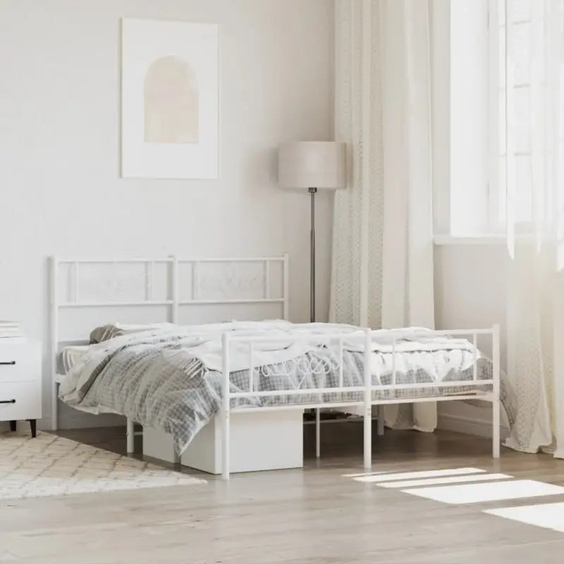 Robuust metalen bedframe met extra opbergruimte en tijdloos design - Wit / 140 x 190 cm / met hoofdbord & voetbord