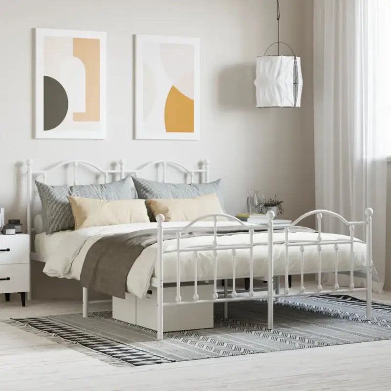 Robuust metalen bedframe met extra opbergruimte en tijdloos design - Wit / 140 x 190 cm / met hoofdbord & voetbord