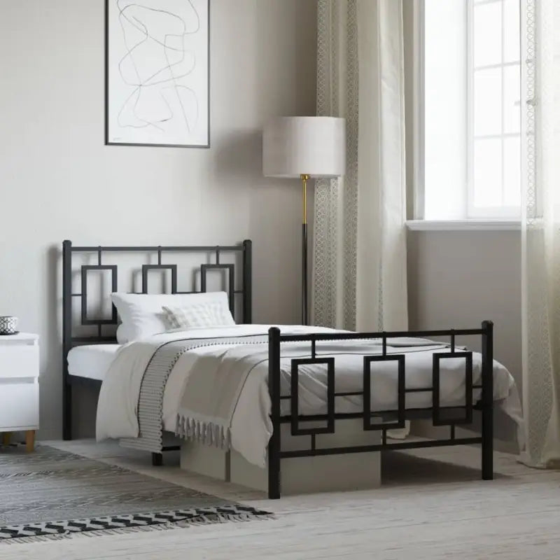 Robuust metalen bedframe met extra opbergruimte en tijdloos design - Zwart / 100 x 190 cm / met hoofdbord & voetbord