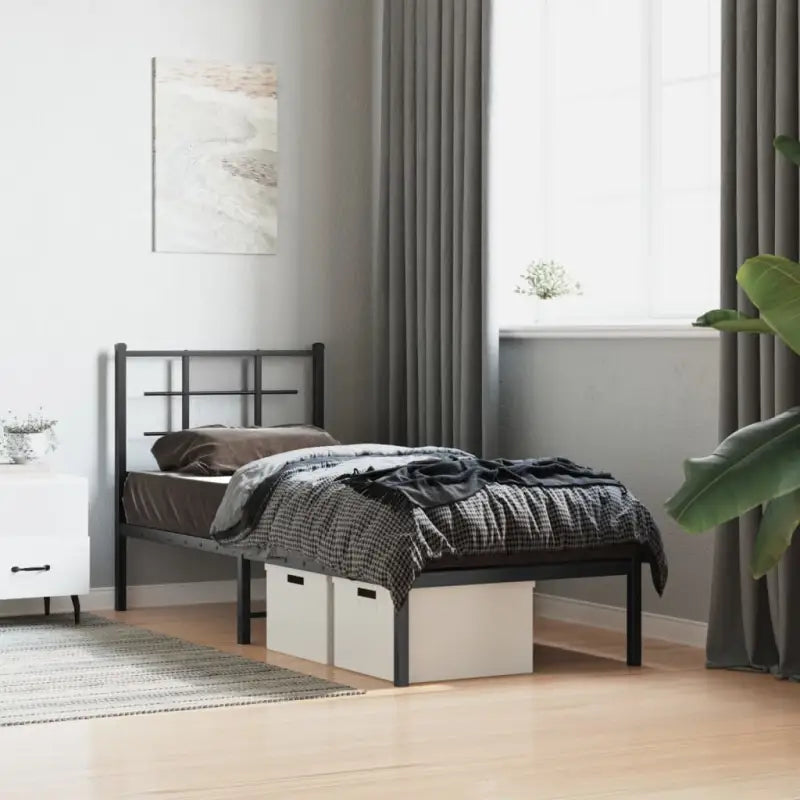 Robuust metalen bedframe met extra opbergruimte en tijdloos ontwerp - Zwart / 80 x 200 cm / met hoofdbord - Bedden &