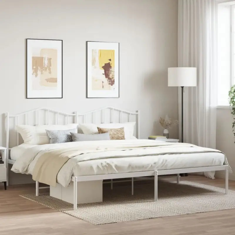 Robuust metalen bedframe met extra opbergruimte en tijdloos ontwerp - Wit / 200 x 200 cm / met hoofdbord - Bedden &