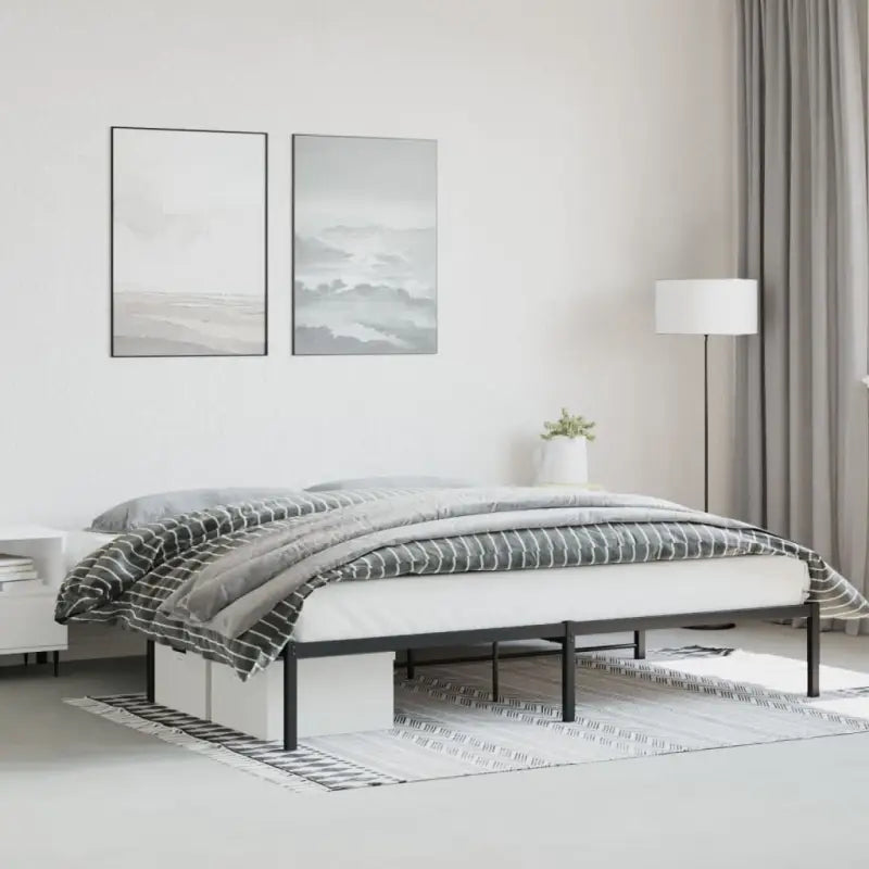 Robuust metalen bedframe met vierkante buizen en extra opbergruimte - Zwart / 193 x 203 cm - Bedden & bedframes