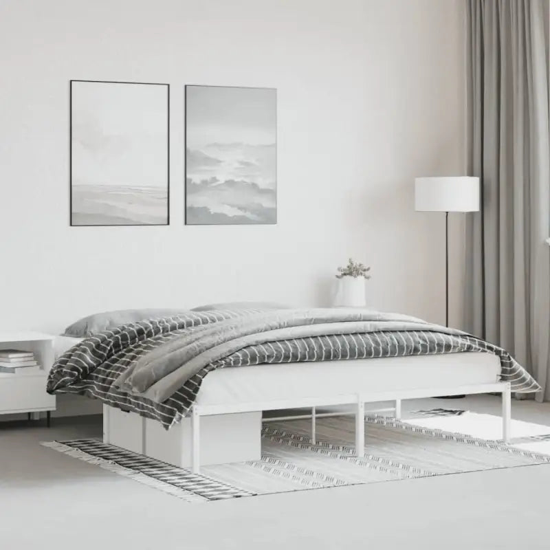 Robuust metalen bedframe met vierkante buizen en extra opbergruimte - Wit / 183 x 213 cm - Bedden & bedframes