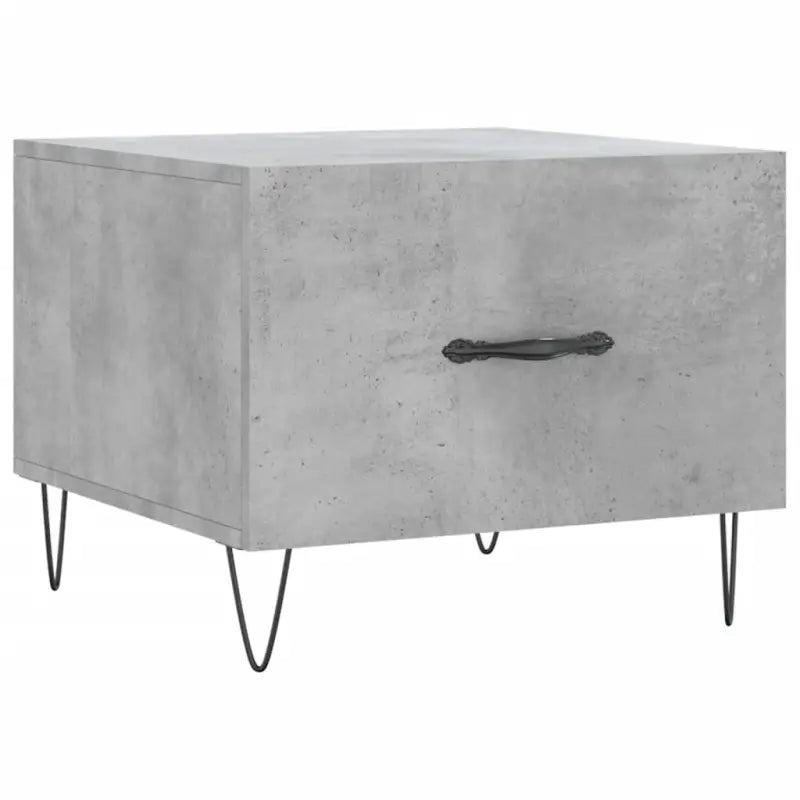 Salontafel met ijzeren poten en bewerkt hout voor een elegante woonkamer - Salontafels