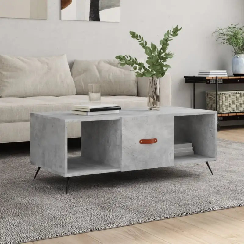 Salontafel met ijzeren poten en bewerkt hout voor elegante interieurs - Salontafels