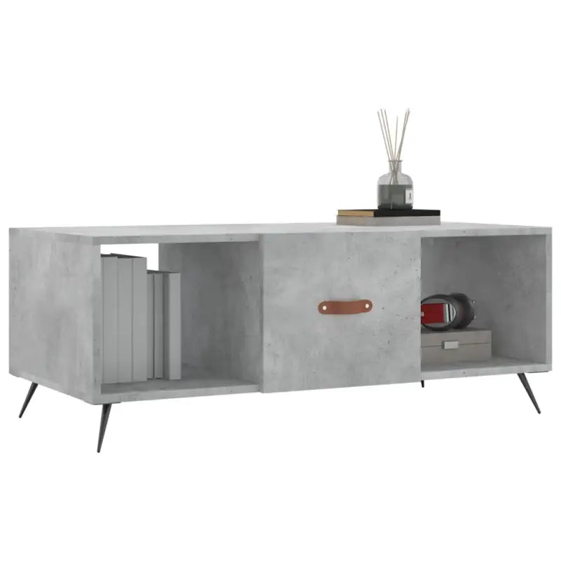 Salontafel met ijzeren poten en bewerkt hout voor elegante interieurs - Salontafels