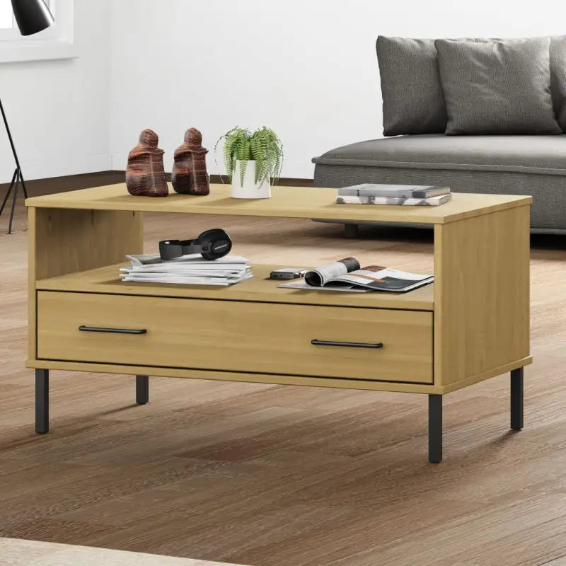 Salontafel met metalen poten van massief grenenhout - Salontafels