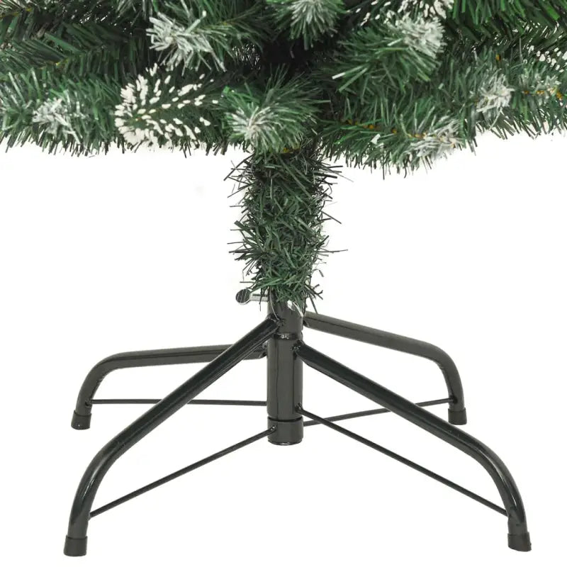 Smalle kerstboom met spitse uiteinden voor feestelijke sfeer in huis - Kerstbomen