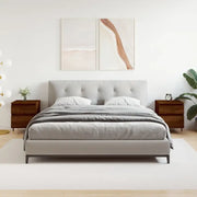 Trendachtige nachtkastjes met bewerkt hout en metalen poten - Nachtkastjes