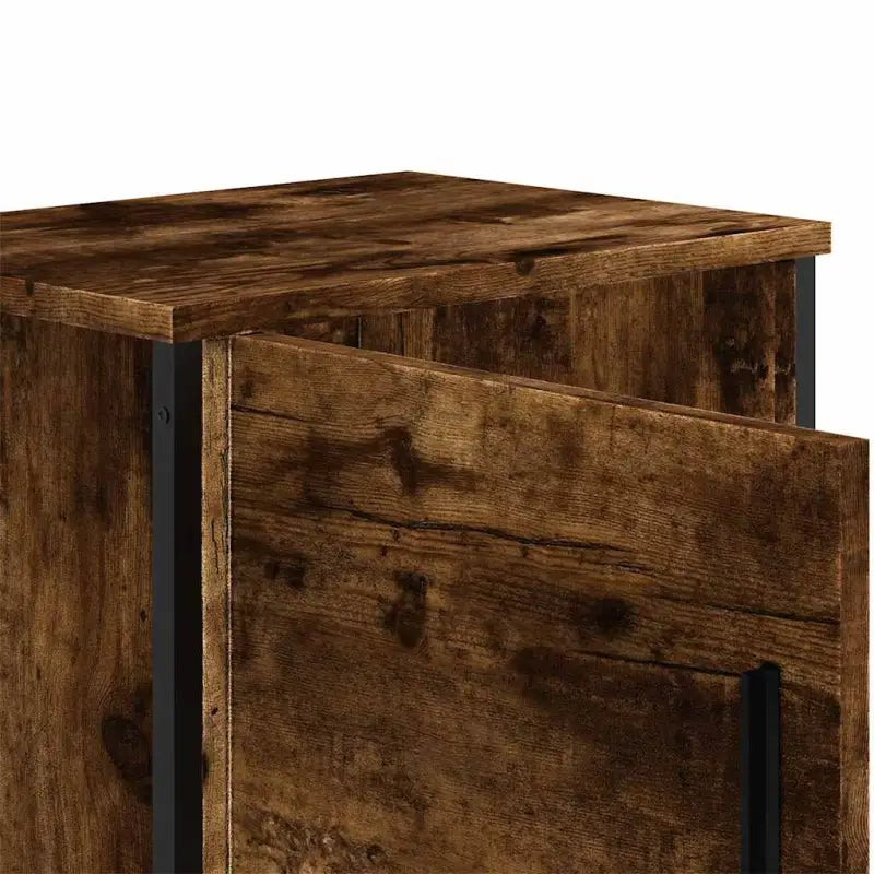 Trendy nachtkastje met metalen poten en bewerkt hout voor je interieur - Nachtkastjes