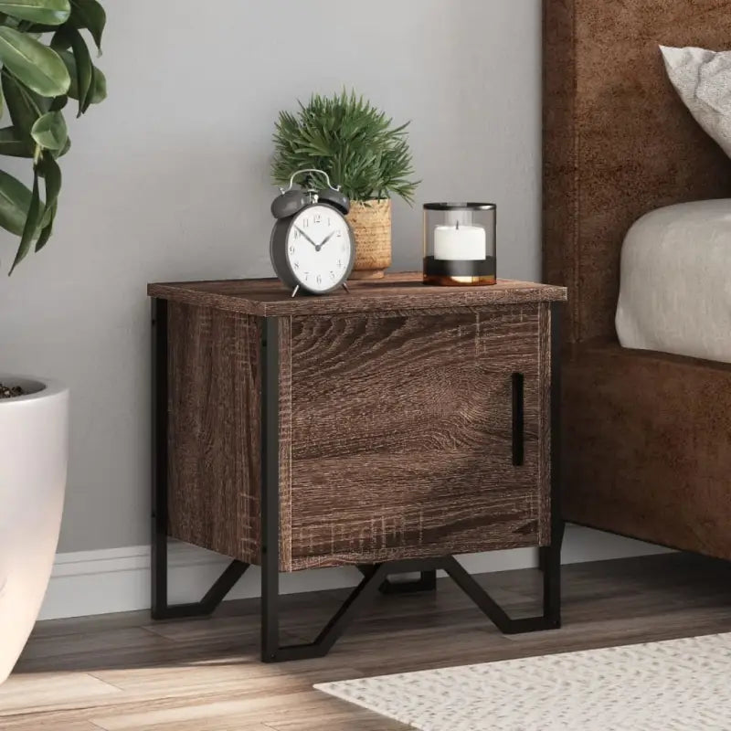 Trendy nachtkastje met metalen poten en bewerkt hout voor je interieur - bruin eikenkleur / 2 - Nachtkastjes