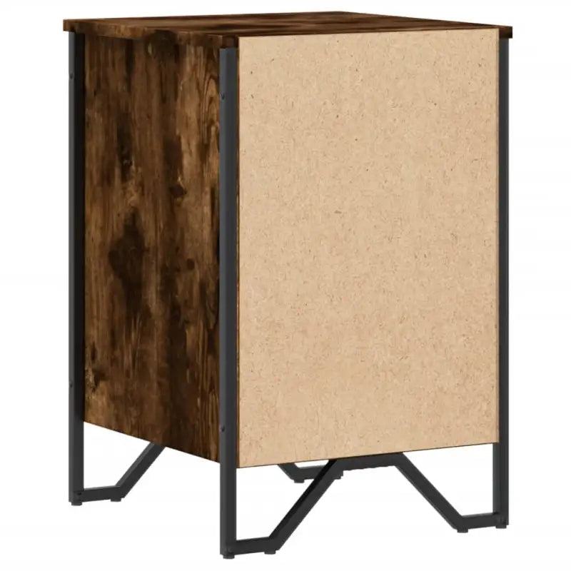Trendy nachtkastje met metalen poten en bewerkt hout voor een strak interieur - Nachtkastjes