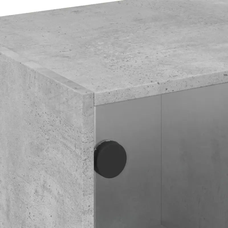 Tv-meubel met glazen deuren en bewerkt hout voor een strakke look - Tv-meubels