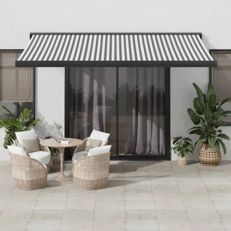 Uittrekbare luifel van gepoedercoat aluminium voor terrasplezier - 1 / Antraciet en zwart / 450 x 300 cm - Zonwering