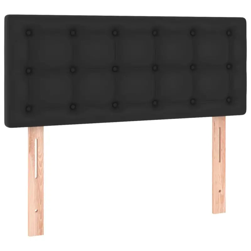 Zwart materiaal bed met schuim vulling en ideale afmetingen - Bedden & bedframes