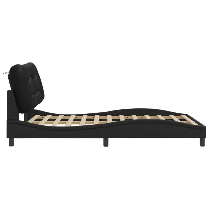 Zwart materiaal bedframe met hoofdeinde en multiplex lattenbodem - Bedden & bedframes
